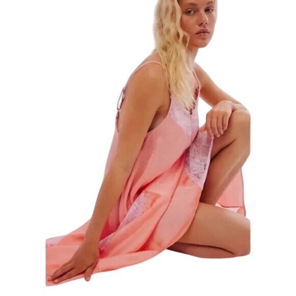 Free People Intimately First Date Maxi Slip Peach Bud Combo Small Satin NWT - Picture 3 of 9